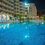 Aparthotel Grenada - Menada 2*