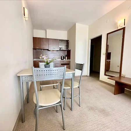 Апартхотел Grenada - Menada