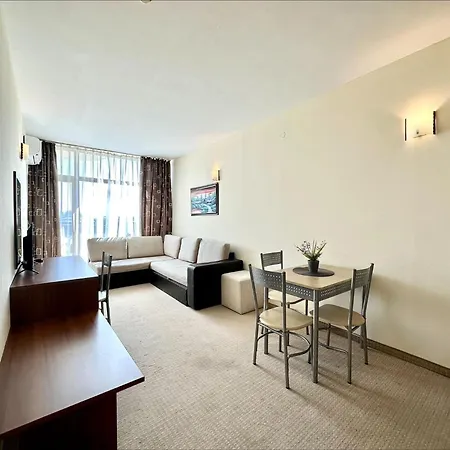 Hotel apartamentowy Grenada - Menada 2*