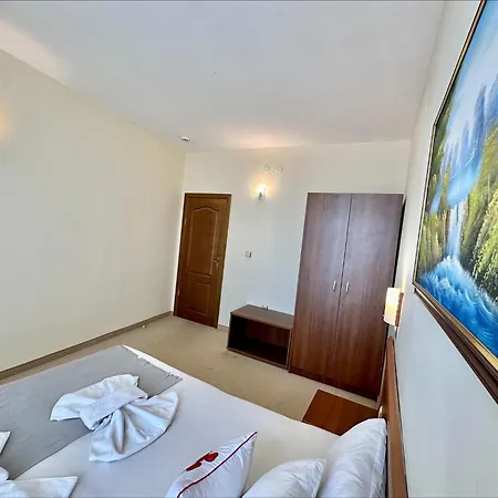 Hotel apartamentowy Grenada - Menada Słoneczny Brzeg