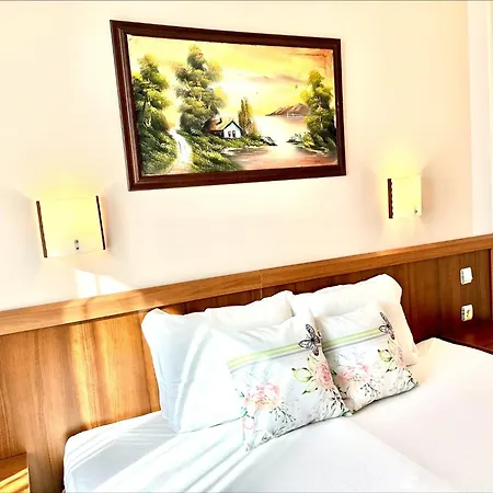 Hotel apartamentowy Grenada - Menada 2*